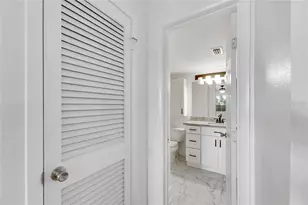 5304 W Kennedy Blvd, Tampa, FL 33609 - Photo 20