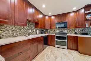 18815 Carr Dr, Lutz, FL 33559 - Photo 10