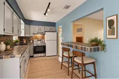 3243 58th Street N, Saint Petersburg, FL 33710 - Photo 6