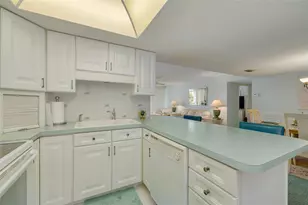 450 Treasure Island Causeway, Treasure Island, FL 33706 - Photo 8