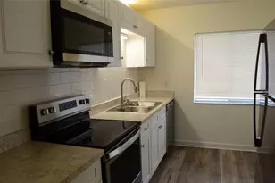 4435 1st St NE, Saint Petersburg, FL 33703 - Photo 2