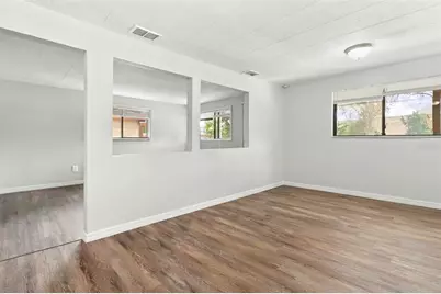 2510 38th Street S, Saint Petersburg, FL 33711 - Photo 2