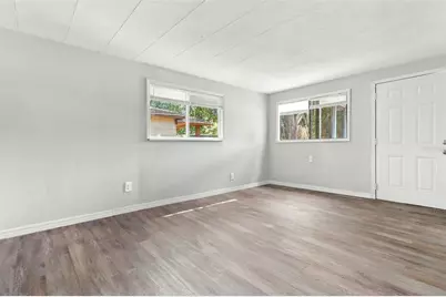 2510 38th Street S, Saint Petersburg, FL 33711 - Photo 6