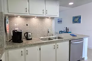 285 107th Ave, Treasure Island, FL 33706 - Photo 14