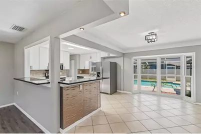 7111 Gateway Court, Tampa, FL 33615 - Photo 12
