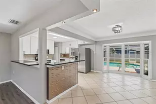 7111 Gateway Ct, Tampa, FL 33615 - Photo 12
