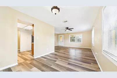 5029 Emerson Avenue S, Saint Petersburg, FL 33707 - Photo 12
