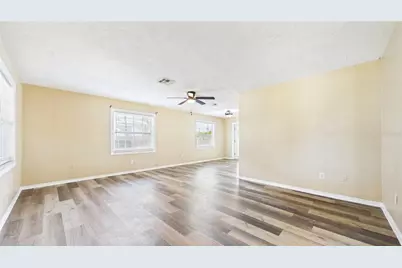 5029 Emerson Avenue S, Saint Petersburg, FL 33707 - Photo 8