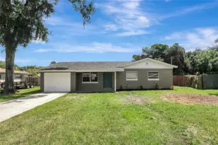 1002 N Bracewell Dr, Plant City, FL 33563 - Photo 1