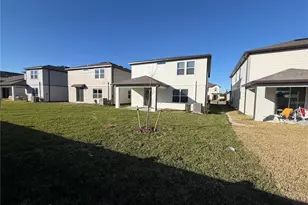 33424 Binding Ties Ln, Wesley Chapel, FL 33545 - Photo 4