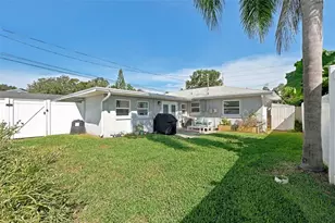 1044 32nd Ave N, Saint Petersburg, FL 33704 - Photo 6