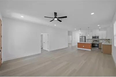 639 W 9th Street, Lakeland, FL 33805 - Photo 8