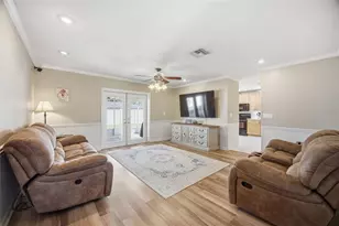 104 Mitchell Dr, Brandon, FL 33511 - Photo 8