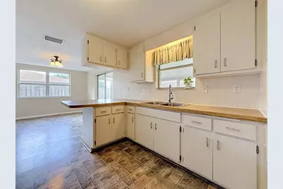 7633 Lotus Drive, Port Richey, FL 34668 - Photo 12