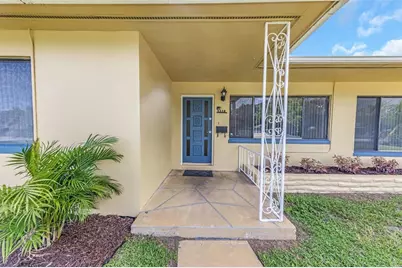 210 S Saturn Avenue, Clearwater, FL 33755 - Photo 2