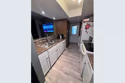 5030 Terrace Village Lane, Tampa, FL 33617 - Photo 8