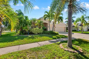 443 York Dale Dr, Ruskin, FL 33570 - Photo 2