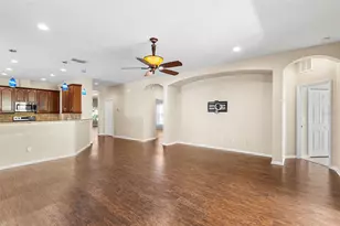 443 York Dale Dr, Ruskin, FL 33570 - Photo 10