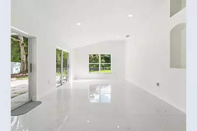 11836 Hunters Lake Drive, New Port Richey, FL 34654 - Photo 10