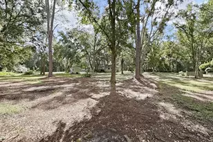 6075 Country Club Rd, Zephyrhills, FL 33544 - Photo 46