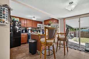 5260 43rd Ave N, Saint Petersburg, FL 33709 - Photo 6