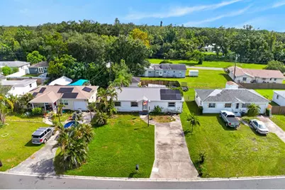 5260 43rd Avenue N, Saint Petersburg, FL 33709 - Photo 2