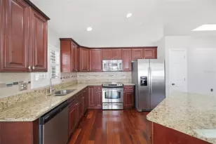 13418 Sunvale Pl, Tampa, FL 33626 - Photo 10