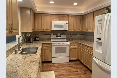 5624 Palm Aire Drive #V105, Sarasota, FL 34243 - Photo 8