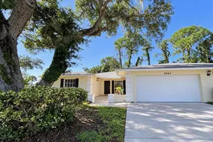 5624 Palm Aire Dr, Sarasota, FL 34243 - Photo 1