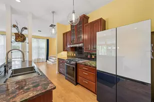 817 Oak Vista Dr, Sarasota, FL 34232 - Photo 8