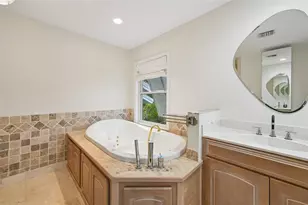 817 Oak Vista Dr, Sarasota, FL 34232 - Photo 22
