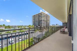 7650 Bayshore Dr, Treasure Island, FL 33706 - Photo 32