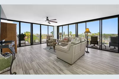 7650 Bayshore Drive #406, Treasure Island, FL 33706 - Photo 6