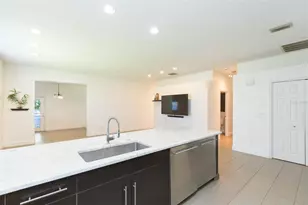 6426 31st St S, Saint Petersburg, FL 33712 - Photo 10
