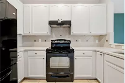 10647 Whittington Court, Largo, FL 33773 - Photo 12