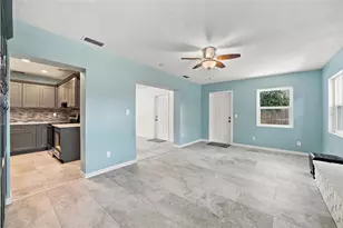 7557 N 18th Ave N, Saint Petersburg, FL 33710 - Photo 12