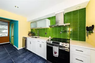 5880 38th Ave N, Saint Petersburg, FL 33710 - Photo 16