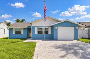 12505 Mondragon Dr, Tampa, FL 33625 - Photo 2
