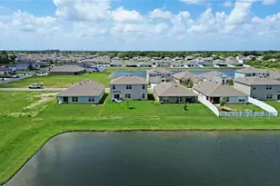 822 Will Scarlett Ave, Ruskin, FL 33570 - Photo 32