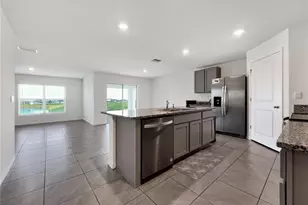 822 Will Scarlett Ave, Ruskin, FL 33570 - Photo 10