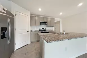 822 Will Scarlett Ave, Ruskin, FL 33570 - Photo 8