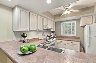 13020 Leverington St, Tampa, FL 33624 - Photo 8