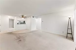 2689 Sabal Springs Cir, Clearwater, FL 33761 - Photo 12