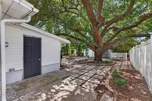 715 W Bayshore Dr, Tarpon Springs, FL 34689 - Photo 26