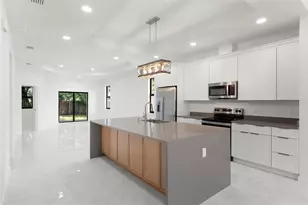 8522 N Ashley St, Tampa, FL 33604 - Photo 4