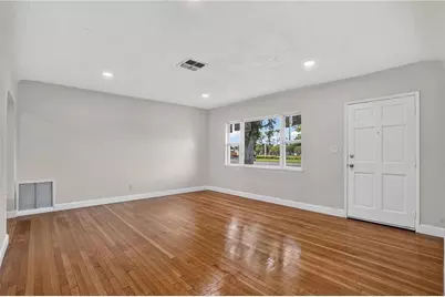 6946 5th Avenue N, Saint Petersburg, FL 33710 - Photo 2