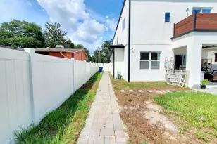 922 W Knollwood St, Tampa, FL 33604 - Photo 16