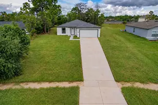 12493 Killian St, Spring Hill, FL 34609 - Photo 2