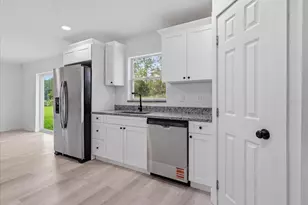12493 Killian St, Spring Hill, FL 34609 - Photo 6