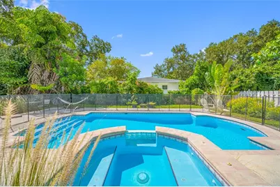 1225 11 Street N, Saint Petersburg, FL 33705 - Photo 2